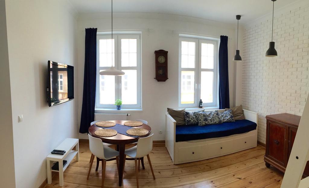 I Apartment *